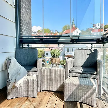 Stylish & By The Pier Cozy Balcony * Arendal