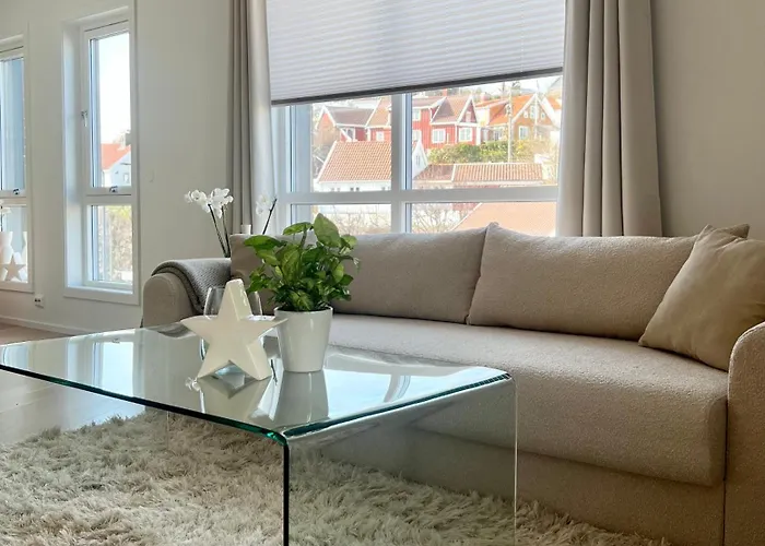 Stylish & By The Pier Cozy Balcony Apartment *