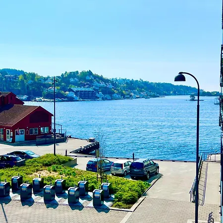 Stylish & By The Pier Cozy Balcony Arendal